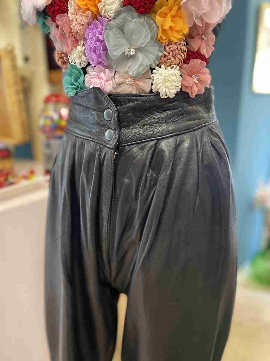 2FC993F2-4C54-47B6-A96F-EF20ED0F4D9E Pantalone in pelle