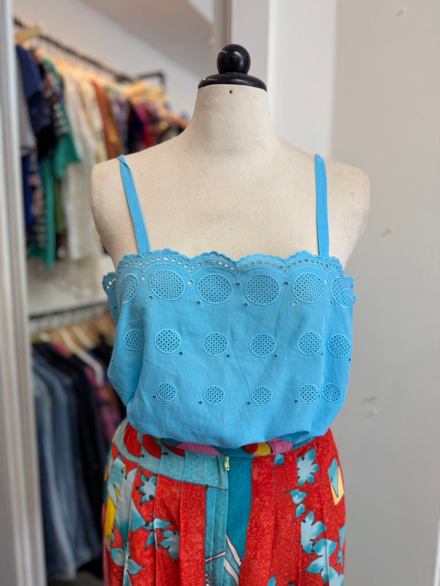 Top azzurro in cotone