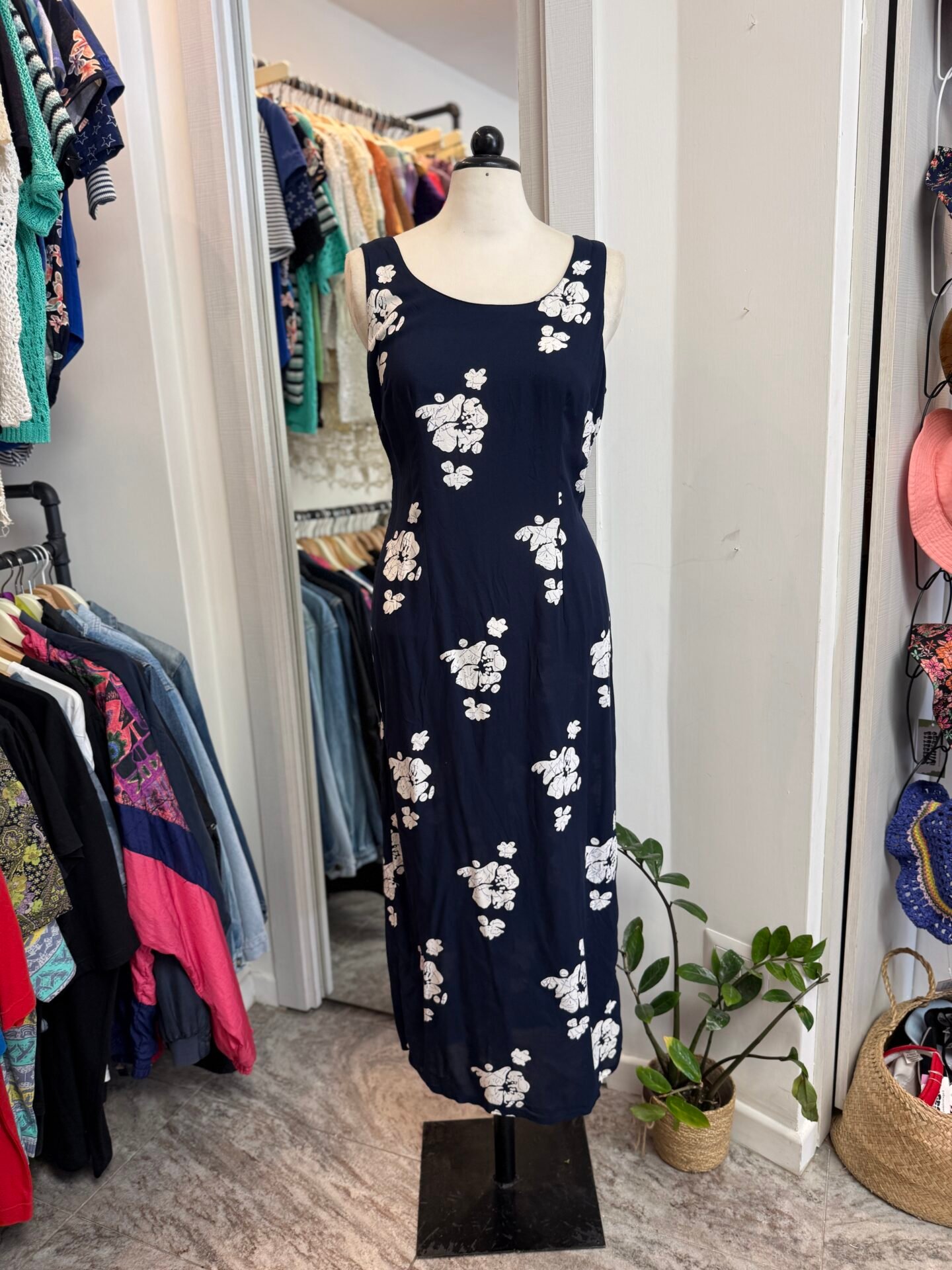 Vestito blu smanicato