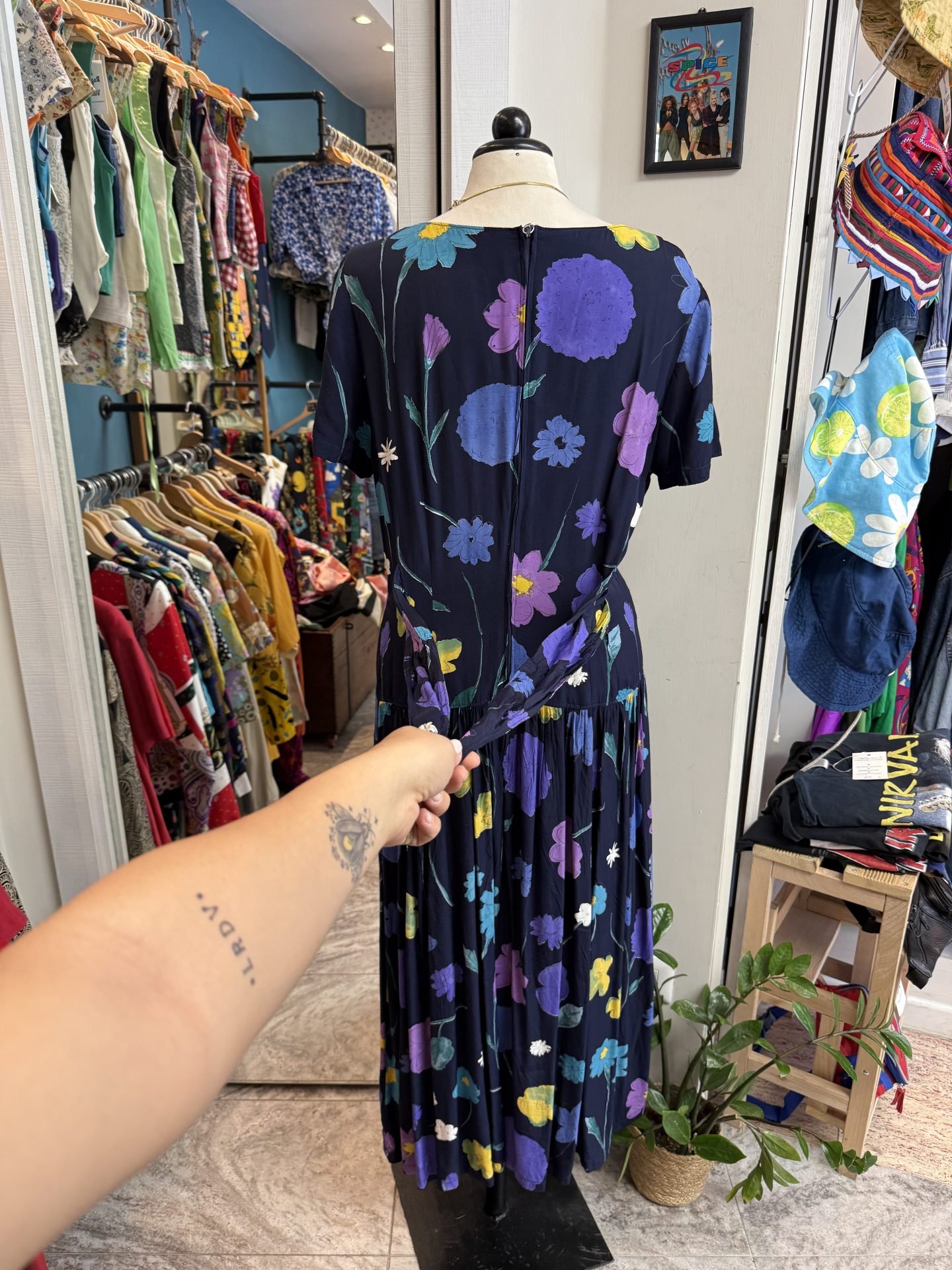 Vestito blu floreale