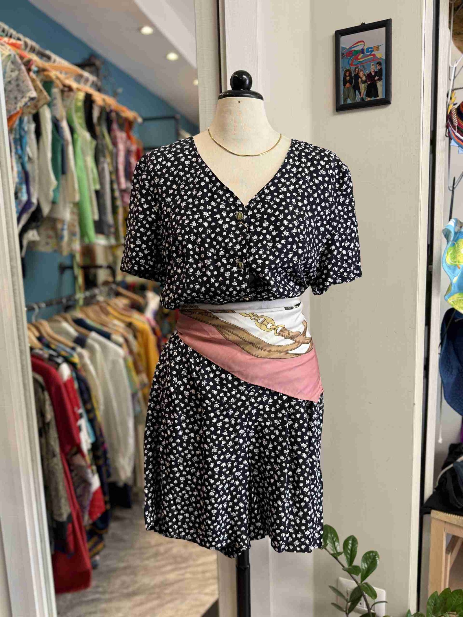 Tutina floreale nera