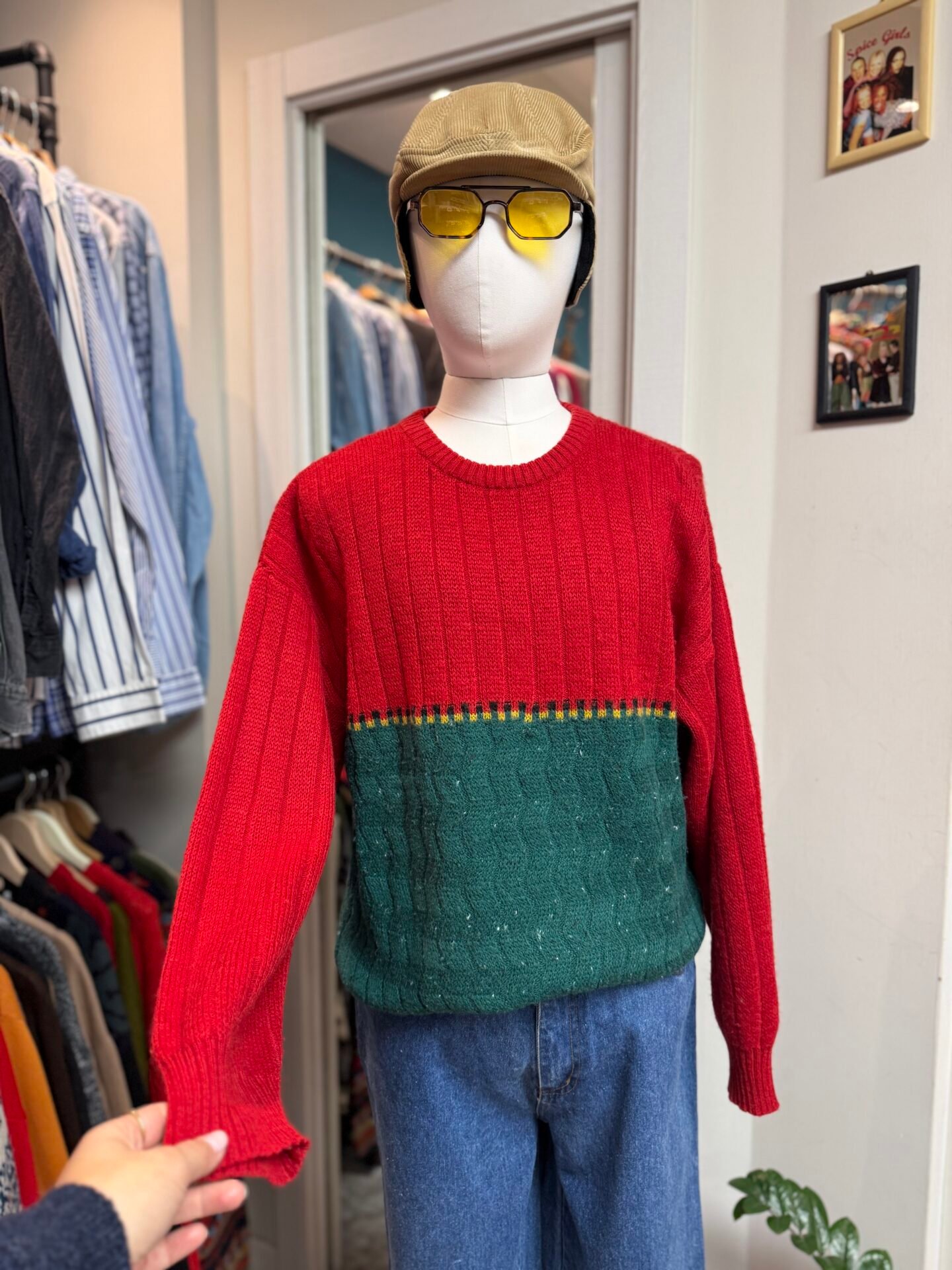 Maglione rosso e verde