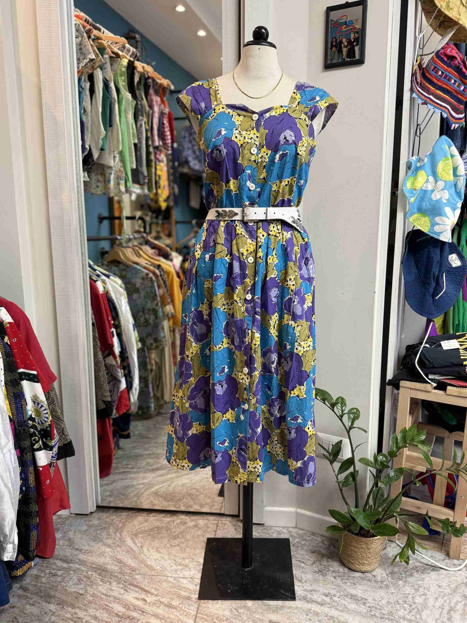 Vestito floreale smanicato