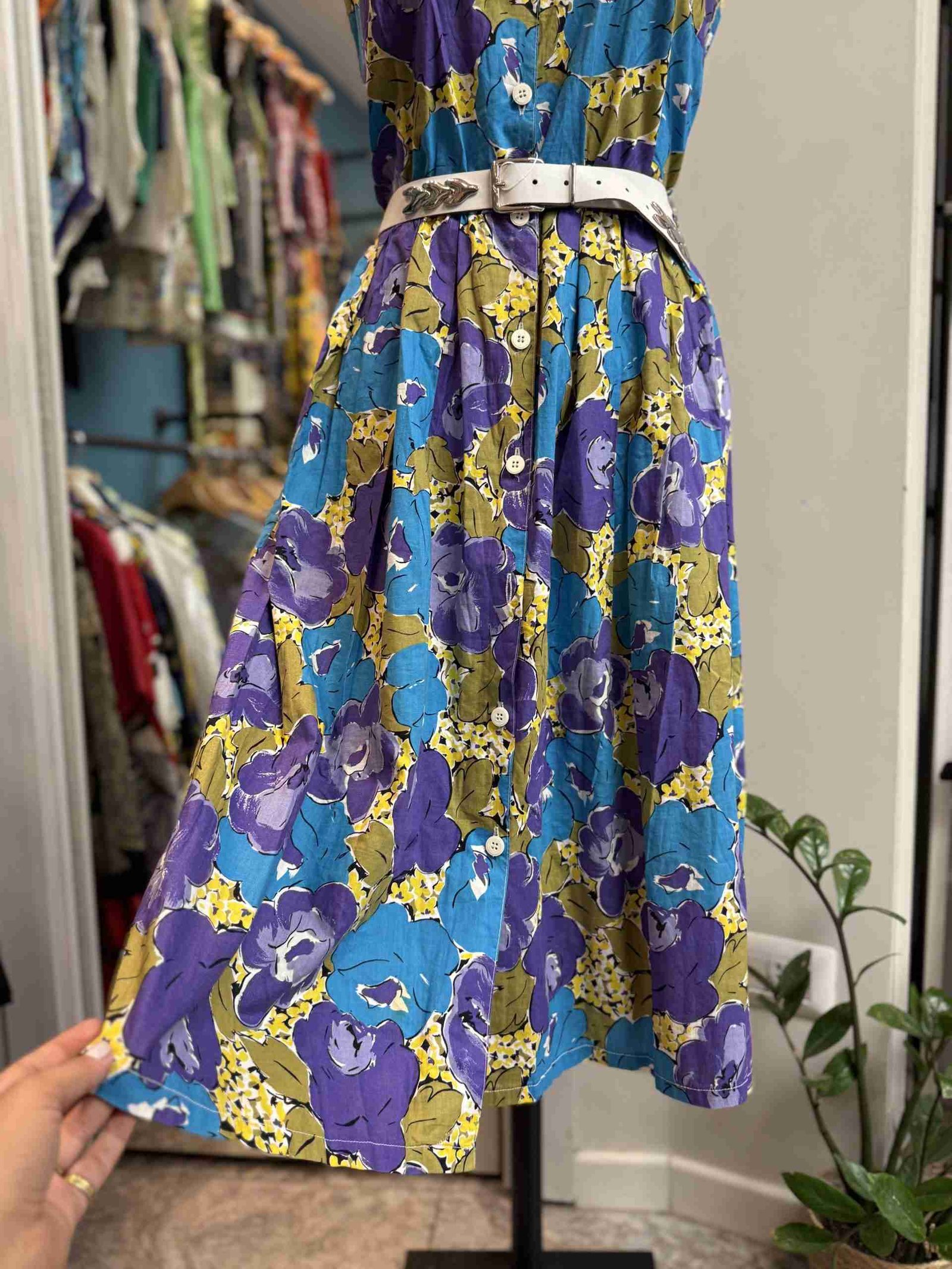 Vestito floreale smanicato