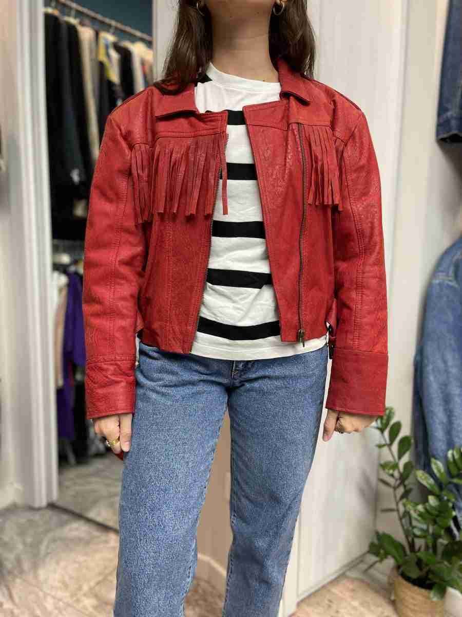 Chiodo rosso con frange