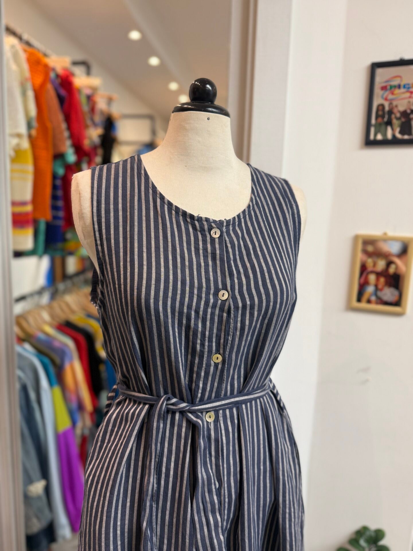 Vestito blu a righe