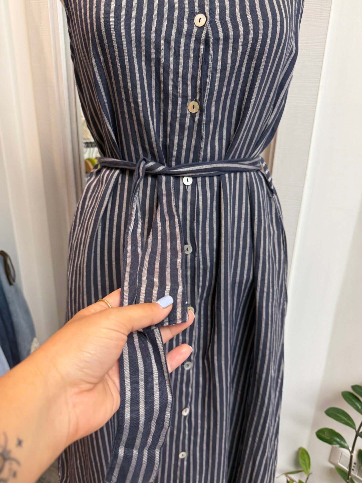 Vestito blu a righe