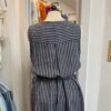 Vestito blu a righe