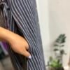 Vestito blu a righe