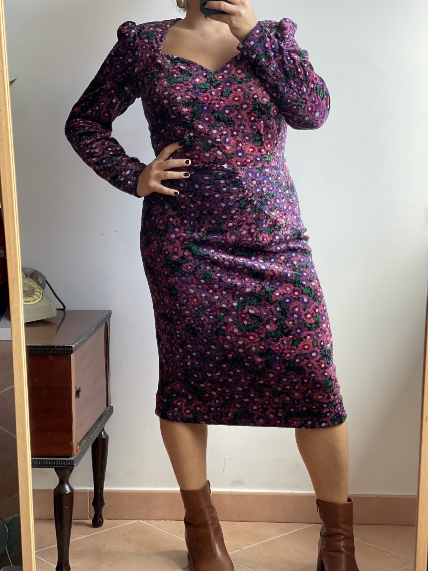 Vestito viola floreale