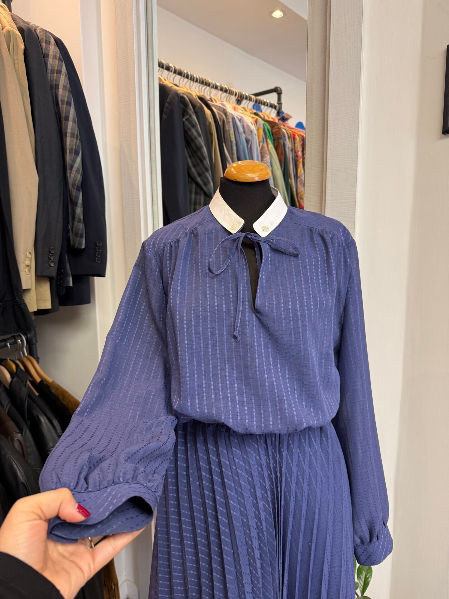 Vestito blu con cintura