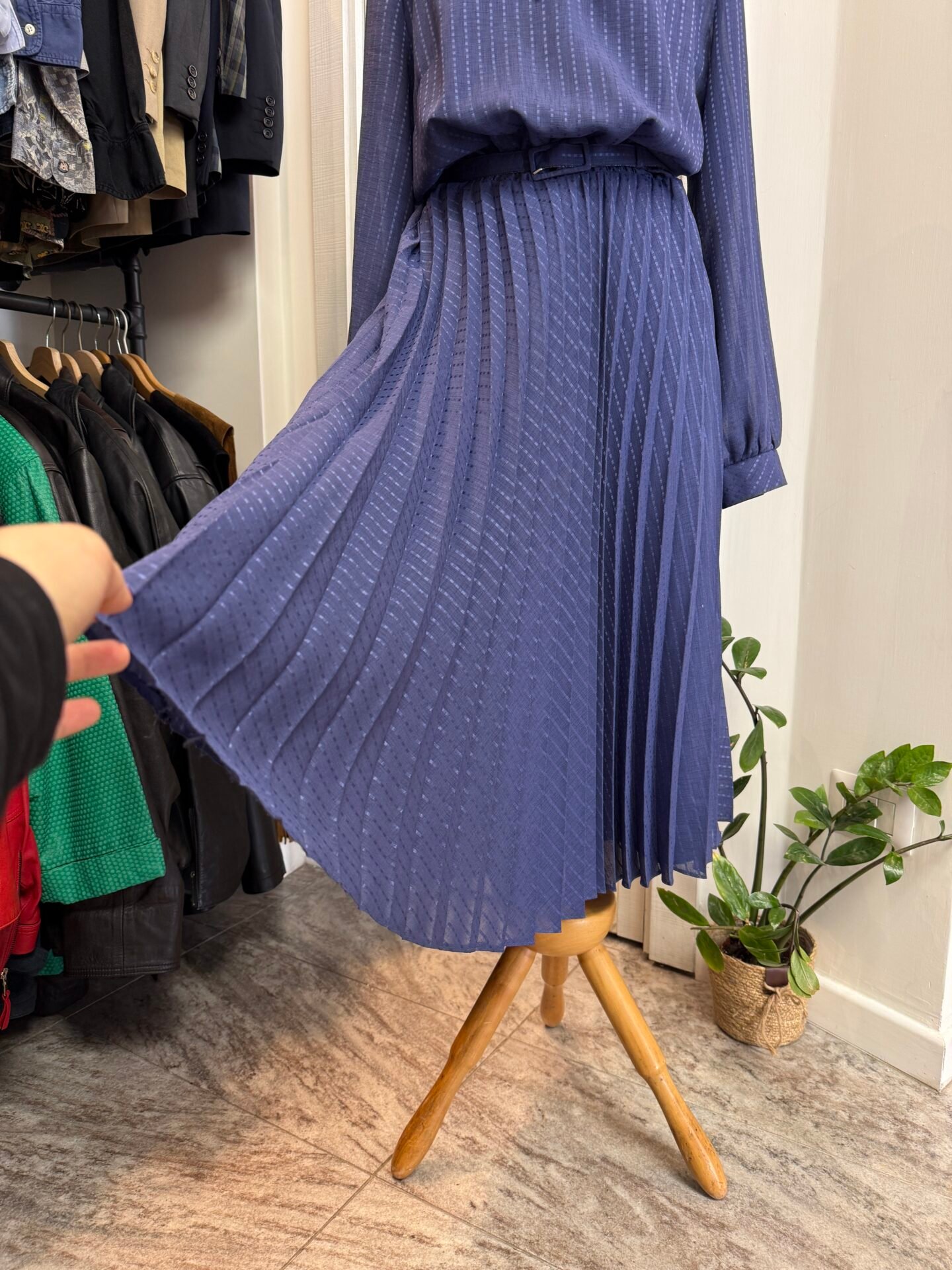 Vestito blu con cintura