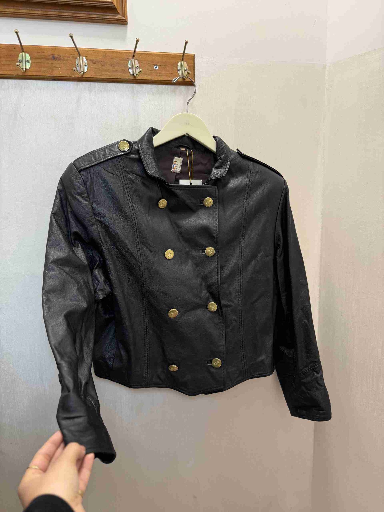 Giacca crop in pelle