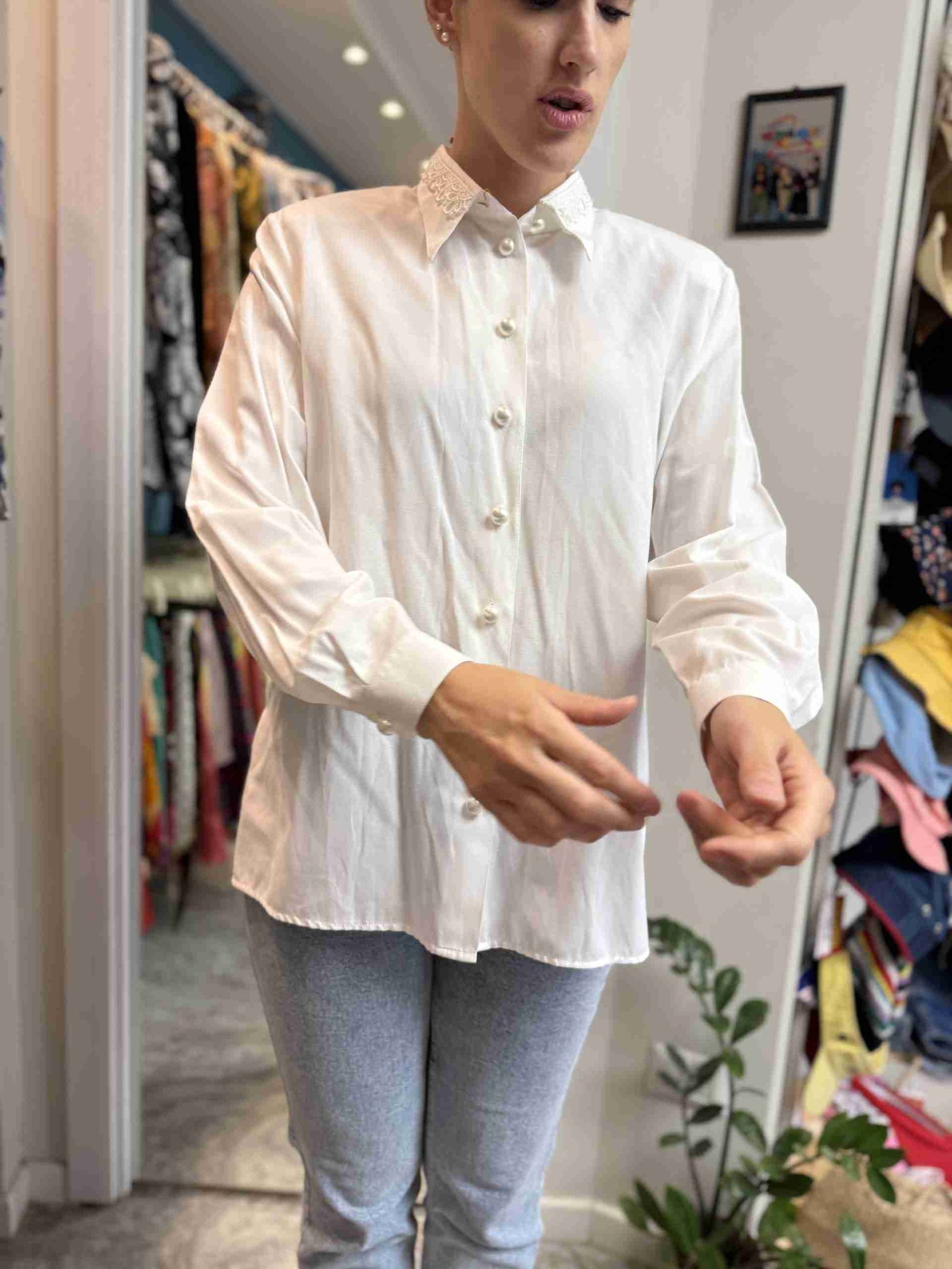 IMG_4692 Camicia bianca con colletto ricamato
