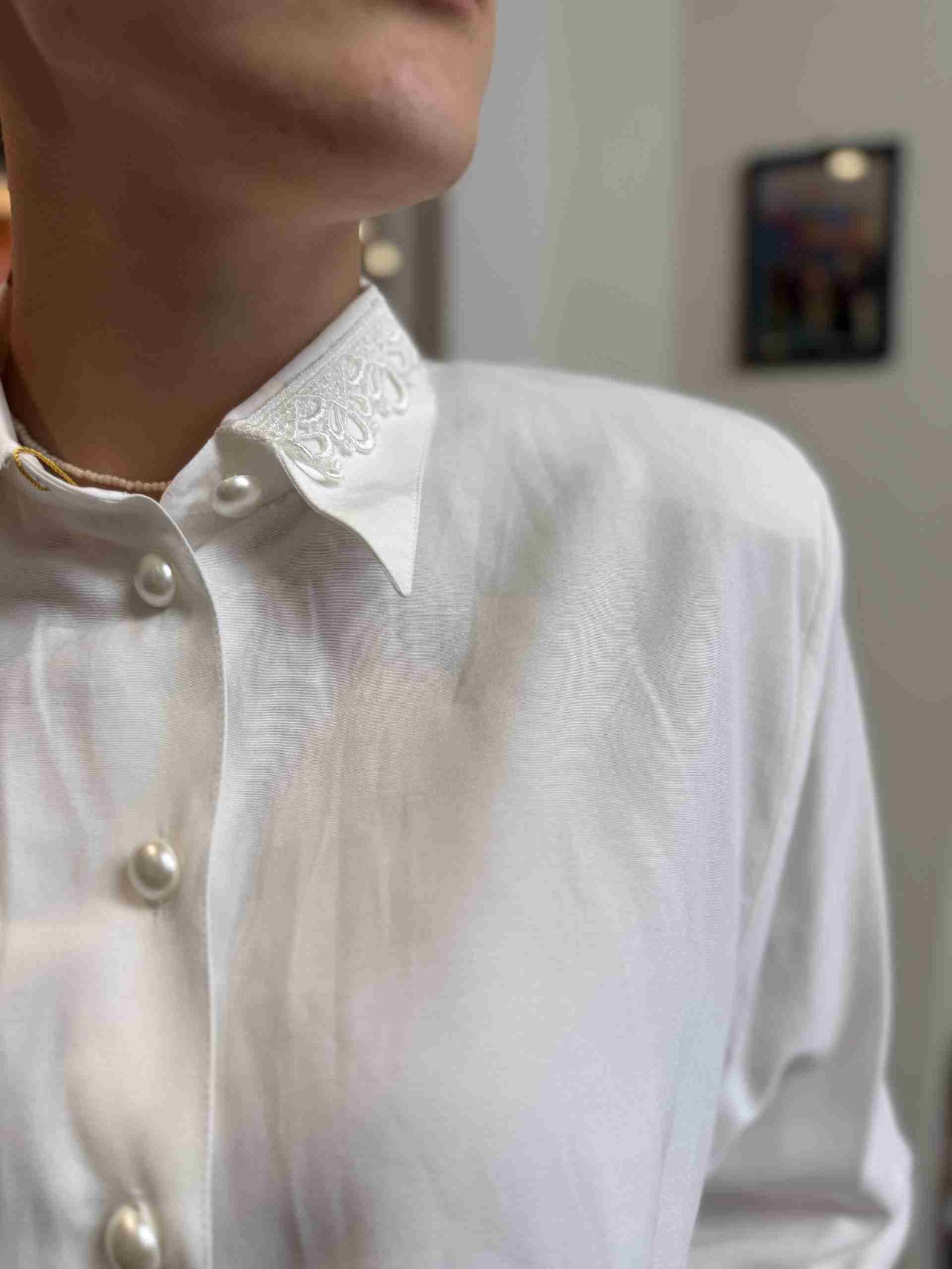 IMG_4698 Camicia bianca con colletto ricamato