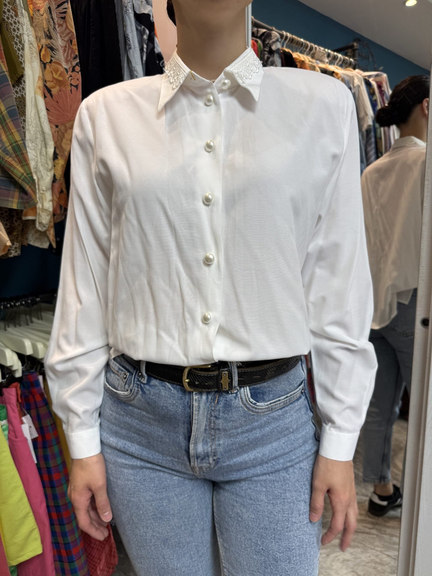 IMG_4701 Camicia bianca con colletto ricamato