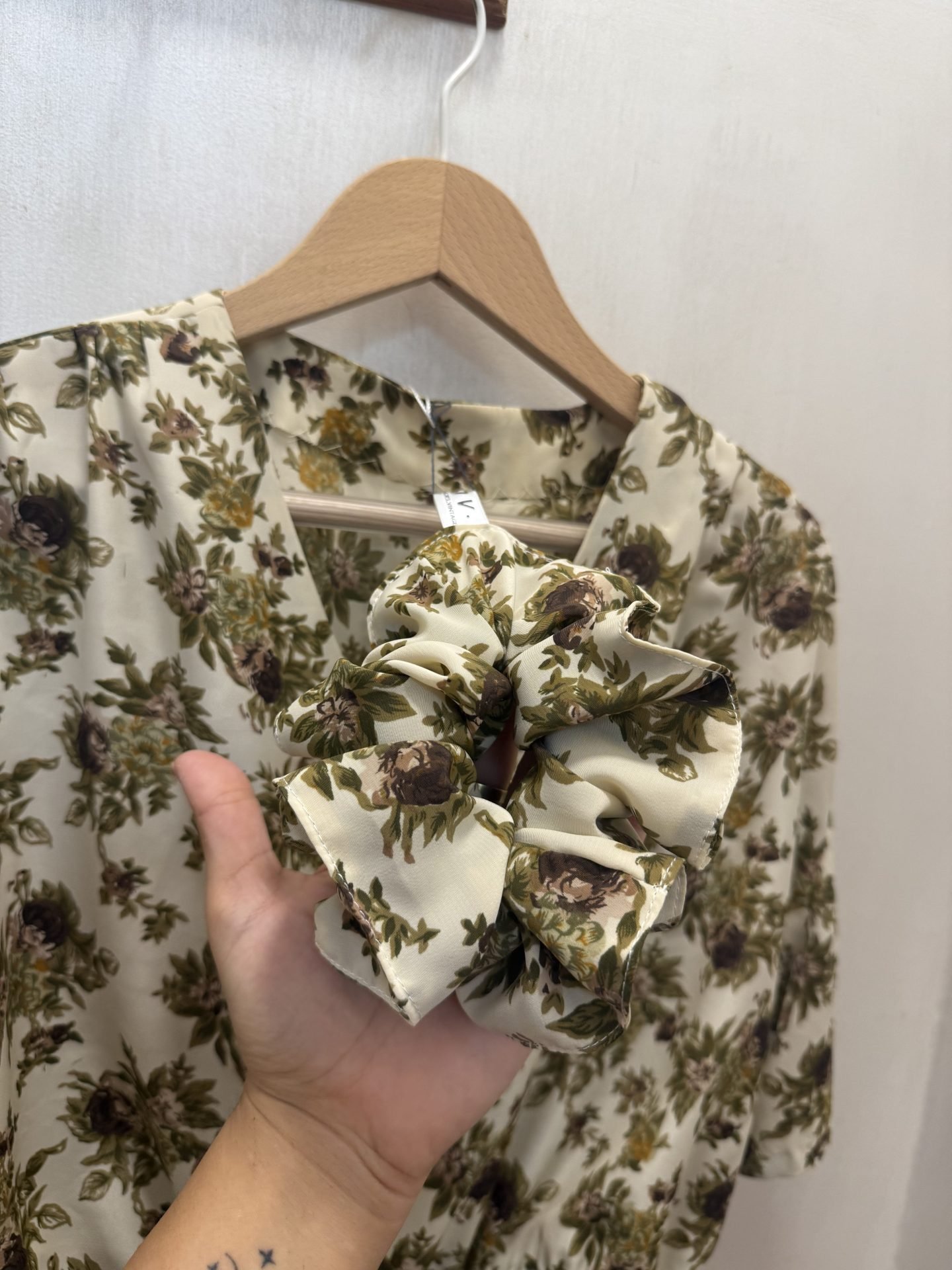 Camicia Crop + scrunchies