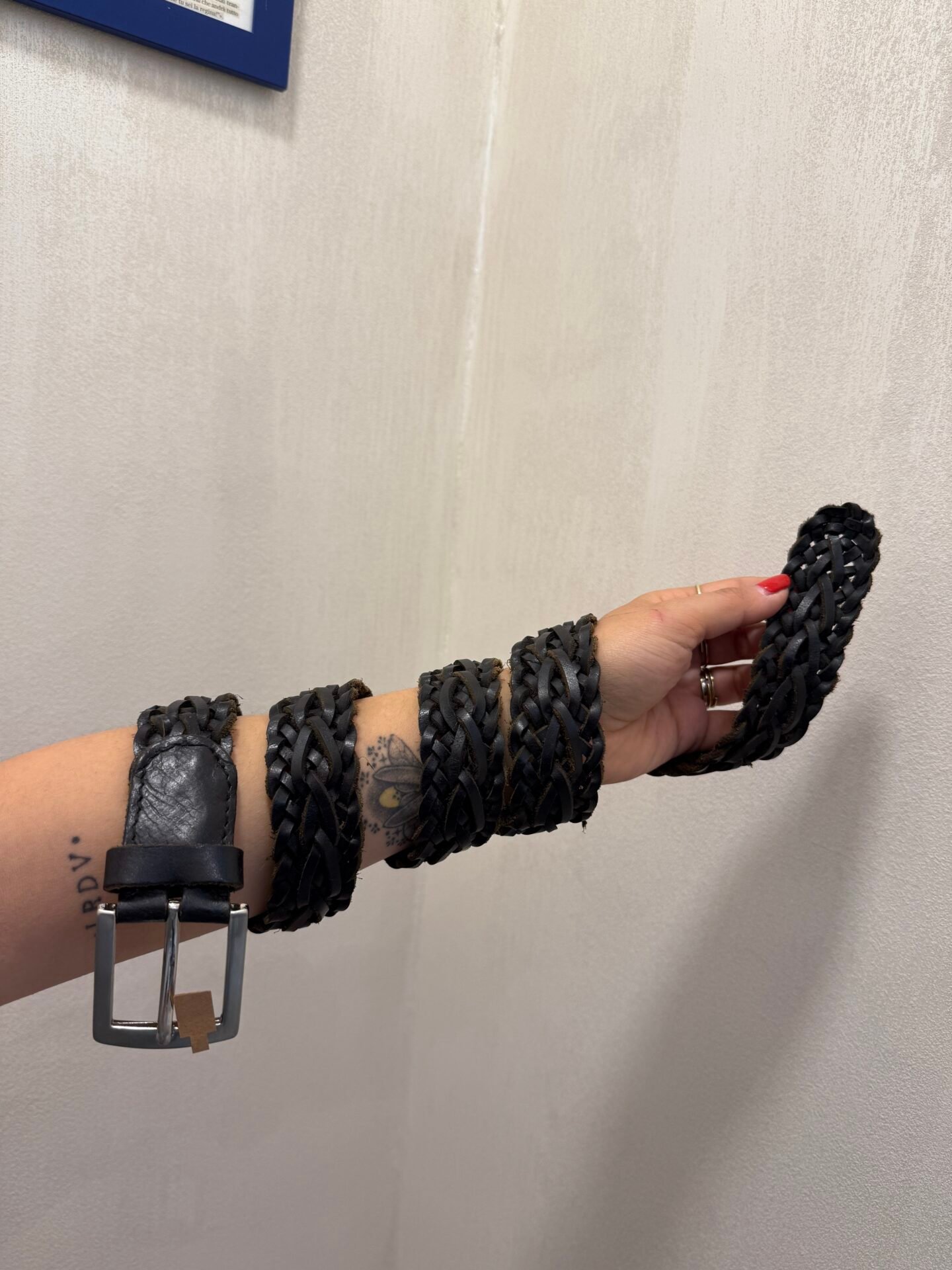 Cintura nera intrecciata