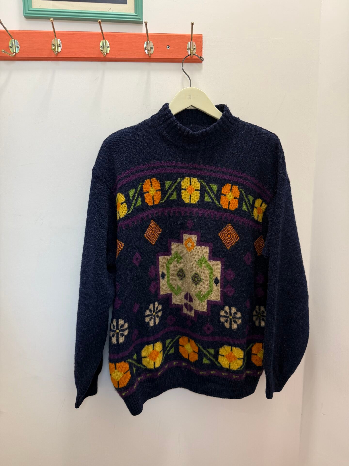 Maglione blu a fantasia