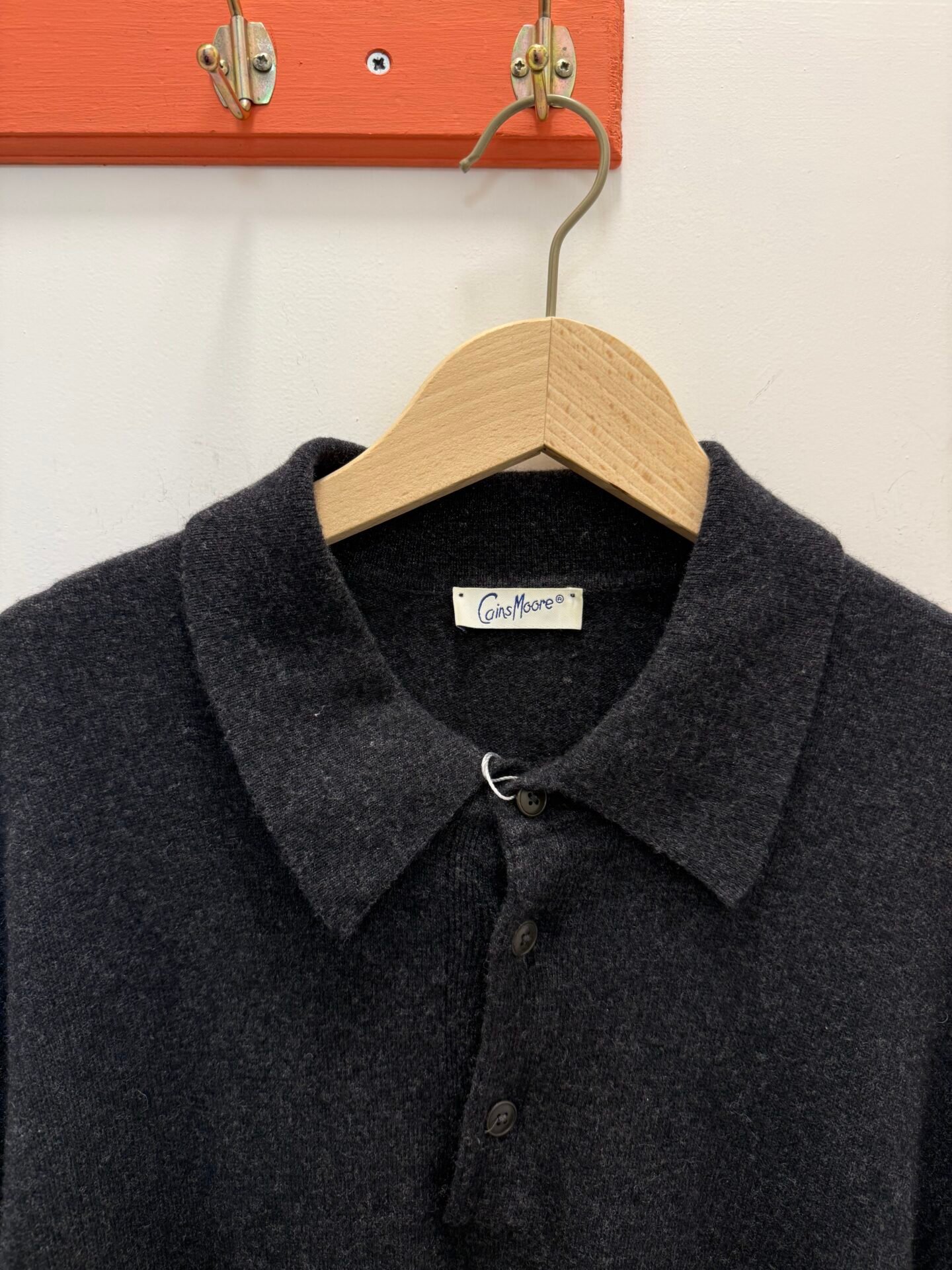 Maglione grigio con colletto