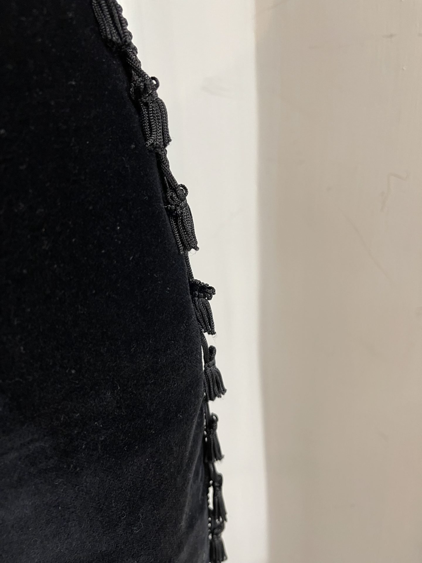 Gonna in velluto con nappine