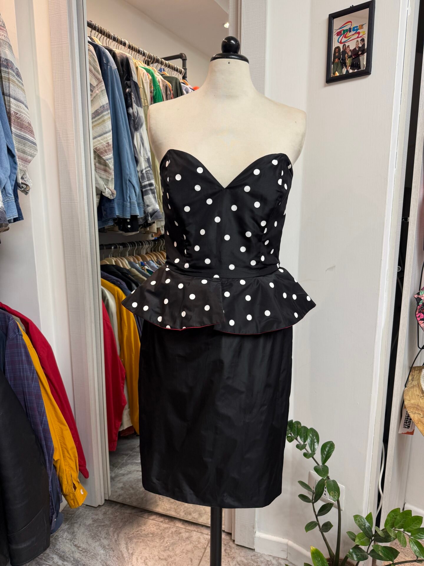 Vestito nero a pois