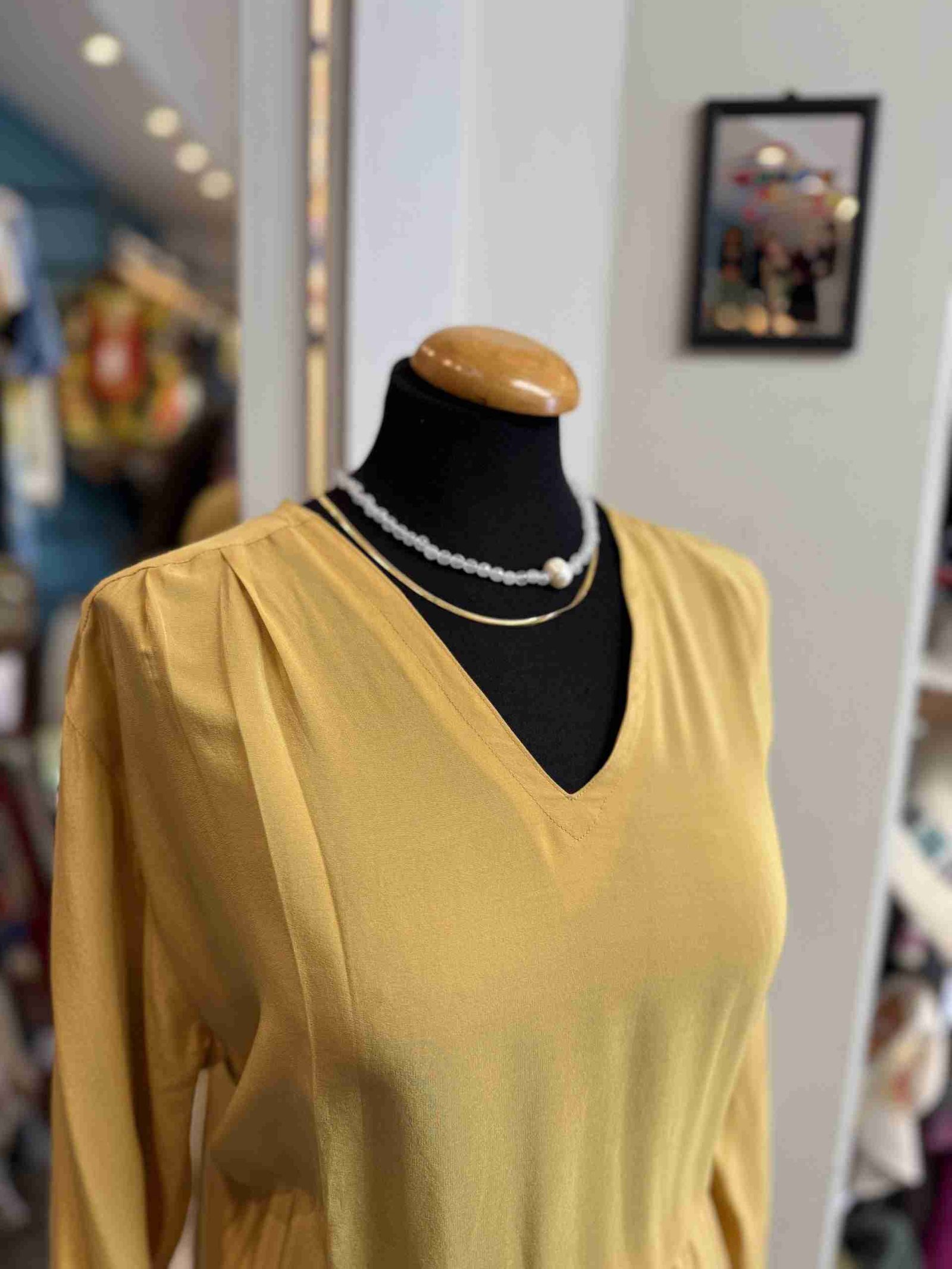 Vestito giallo in seta
