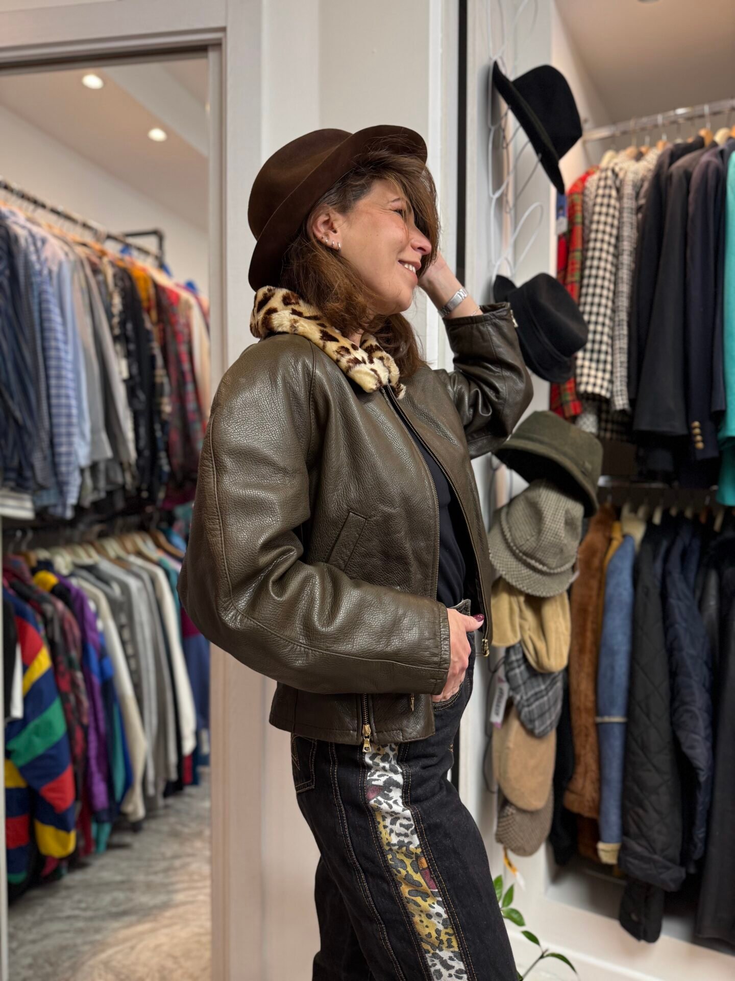 Giacca pelle marrone collo leopardato