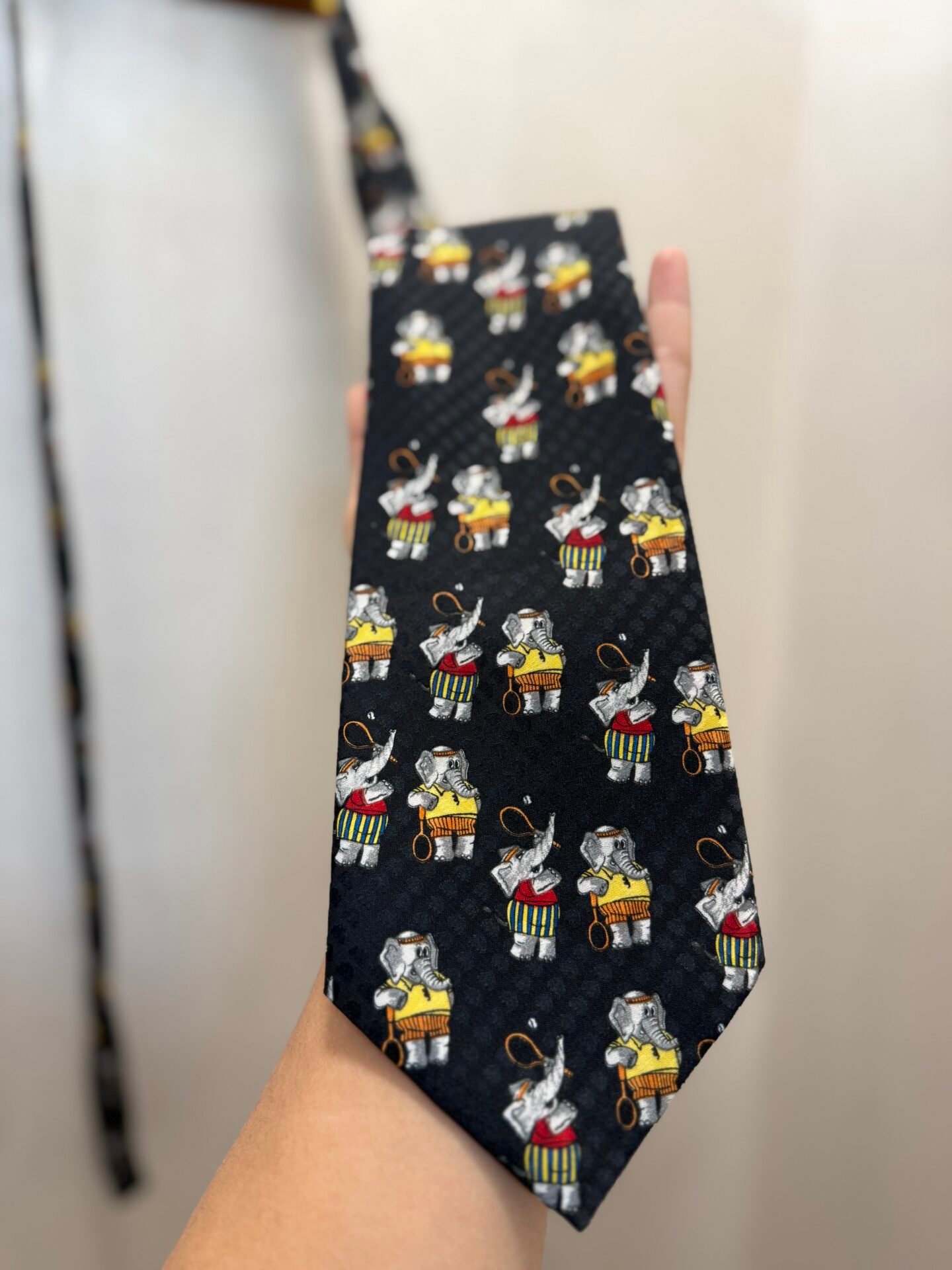 Cravatta elefanti tennis